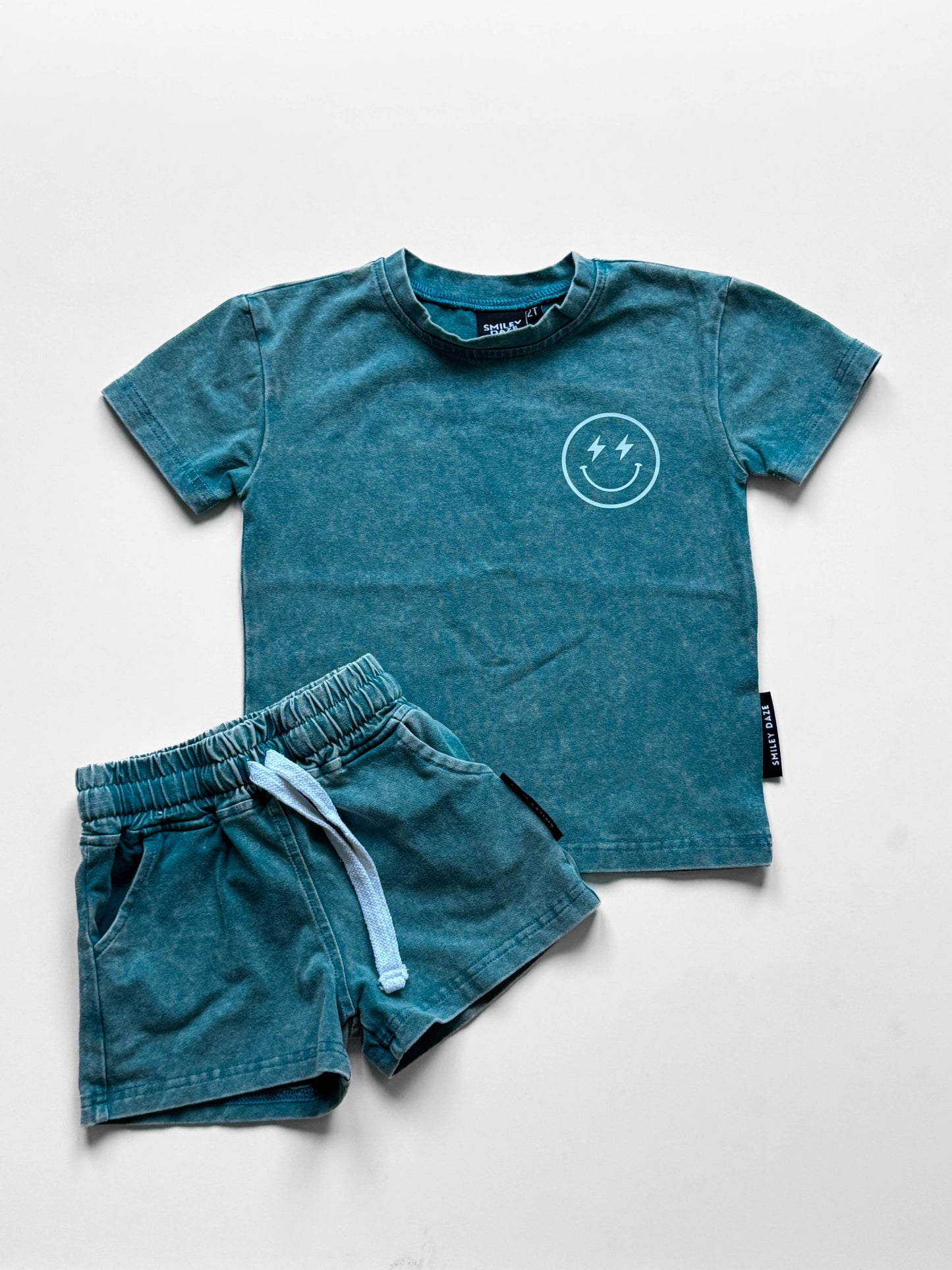 PEACOCK ACID • SMILEY SET