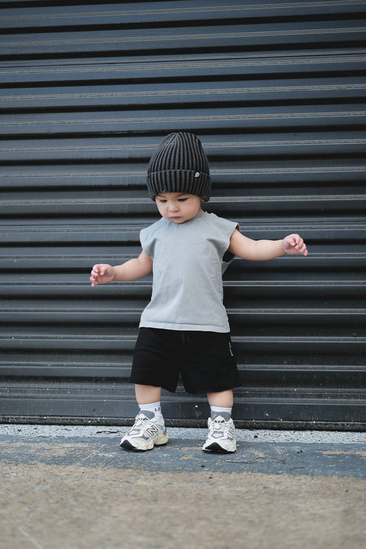 JET • CUT-OFF SHORTS