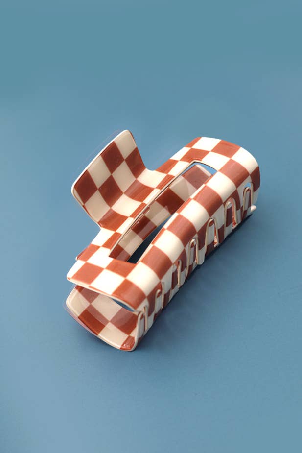 JUMBO CHECKER HAIR CLAW CLIP