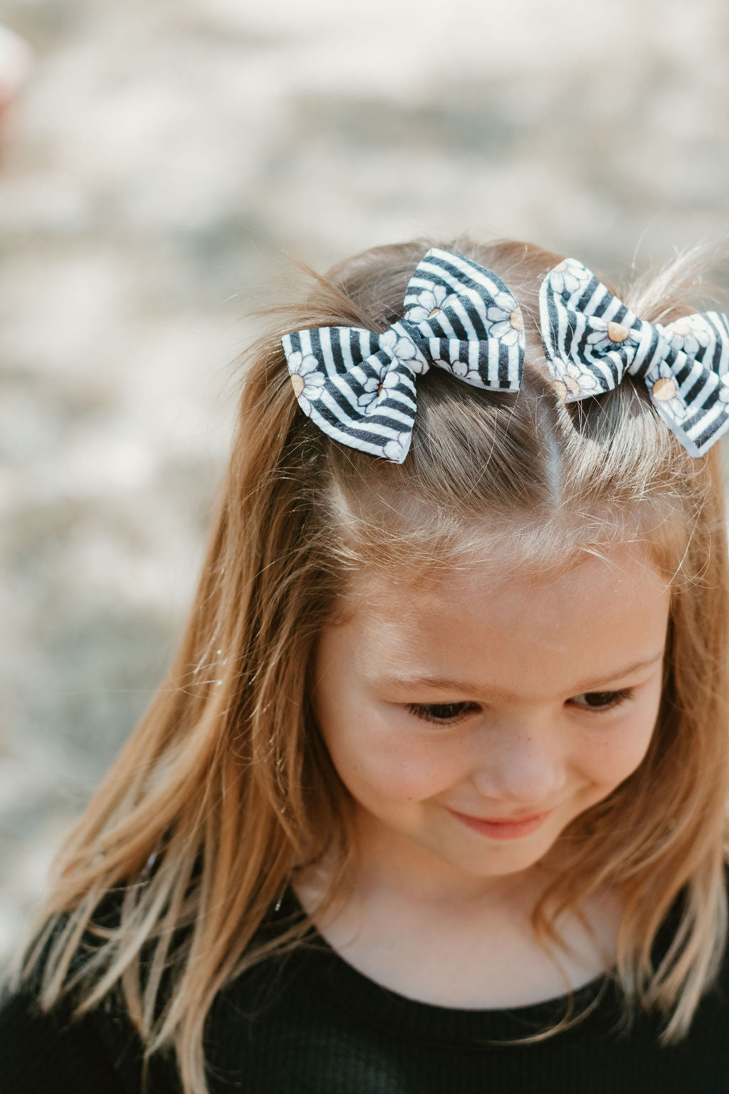Black & White Stripe Daisy Piggies